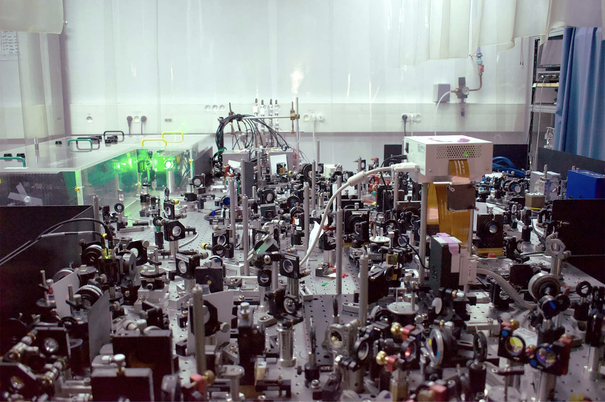 A full loaded optical table